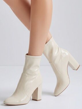Wild‎ Pair Women's White Pointed Toe Block Heel Sock Booties Size 6.5M
